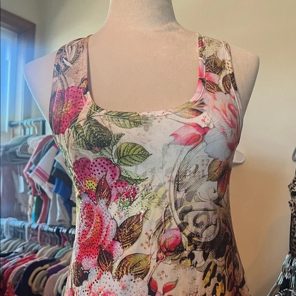 Floral Handkerchief long Hem Tank Top - Multicolor - Picture 2 of 5